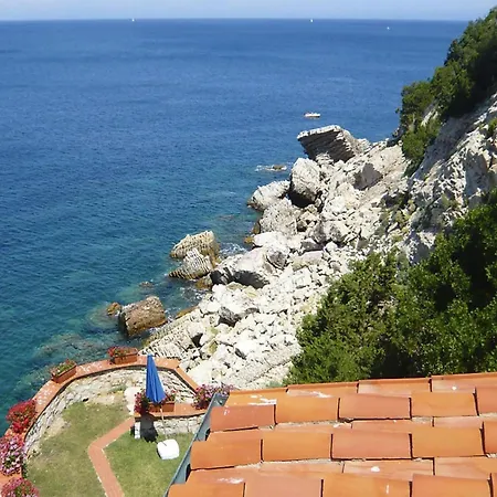 La Cota Quinta With Sea View, Apartman